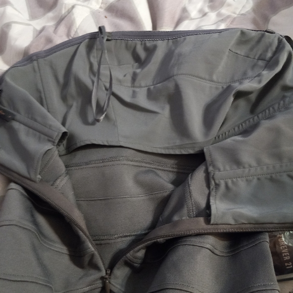 🔴4 For $25🔴 Women's Strapless Gray BCBGMaxAzria Dress - Picture 6 of 7